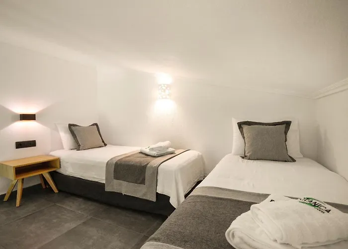 Botanica Luxury Suites